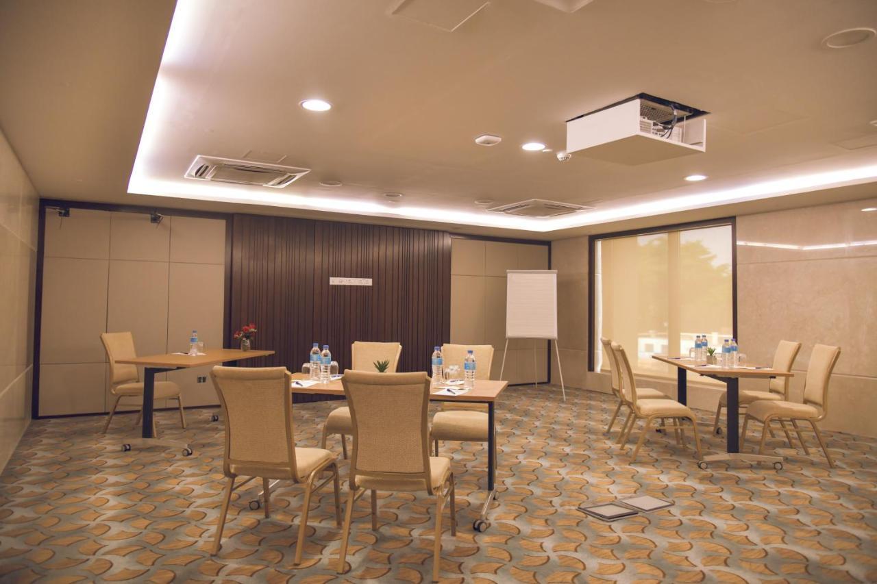 Bravia Hotel Niamey Ngoại thất bức ảnh